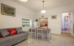 Apartment Zana - 30 M From Sea
